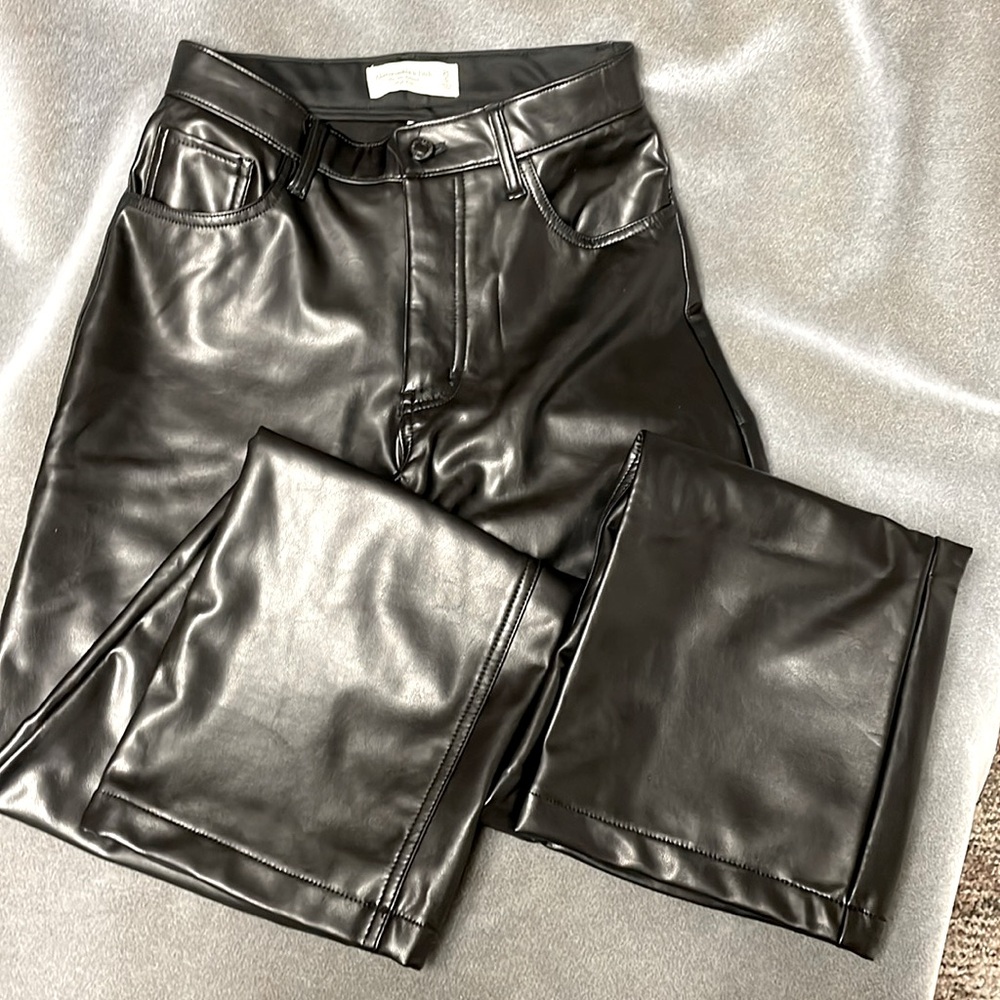 Abercrombie & Fitch Black Vegan Leather pants, high rise, relaxed size 0.
